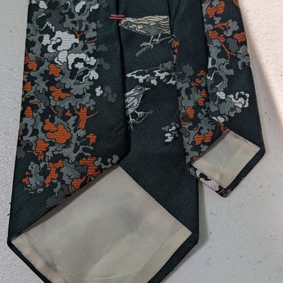 Vintage 1970's Jacquard Woven Polyester Kipper Tie Featuring A Bird & Tree Scene - Picture 2 of 8
